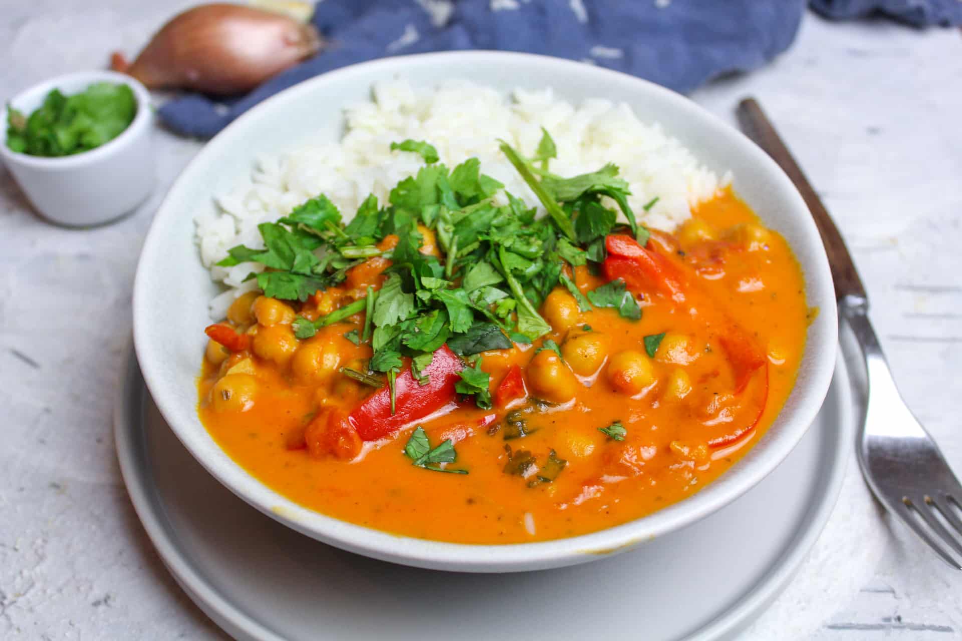 Kichererbsen Curry mit Paprika und Reis | kitchensplace